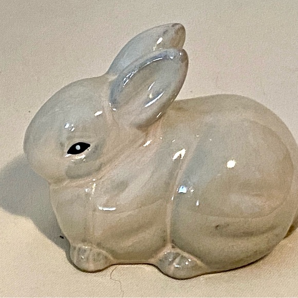 Vintage ceramic little fat Bunny Figurine - Picture 4 of 6